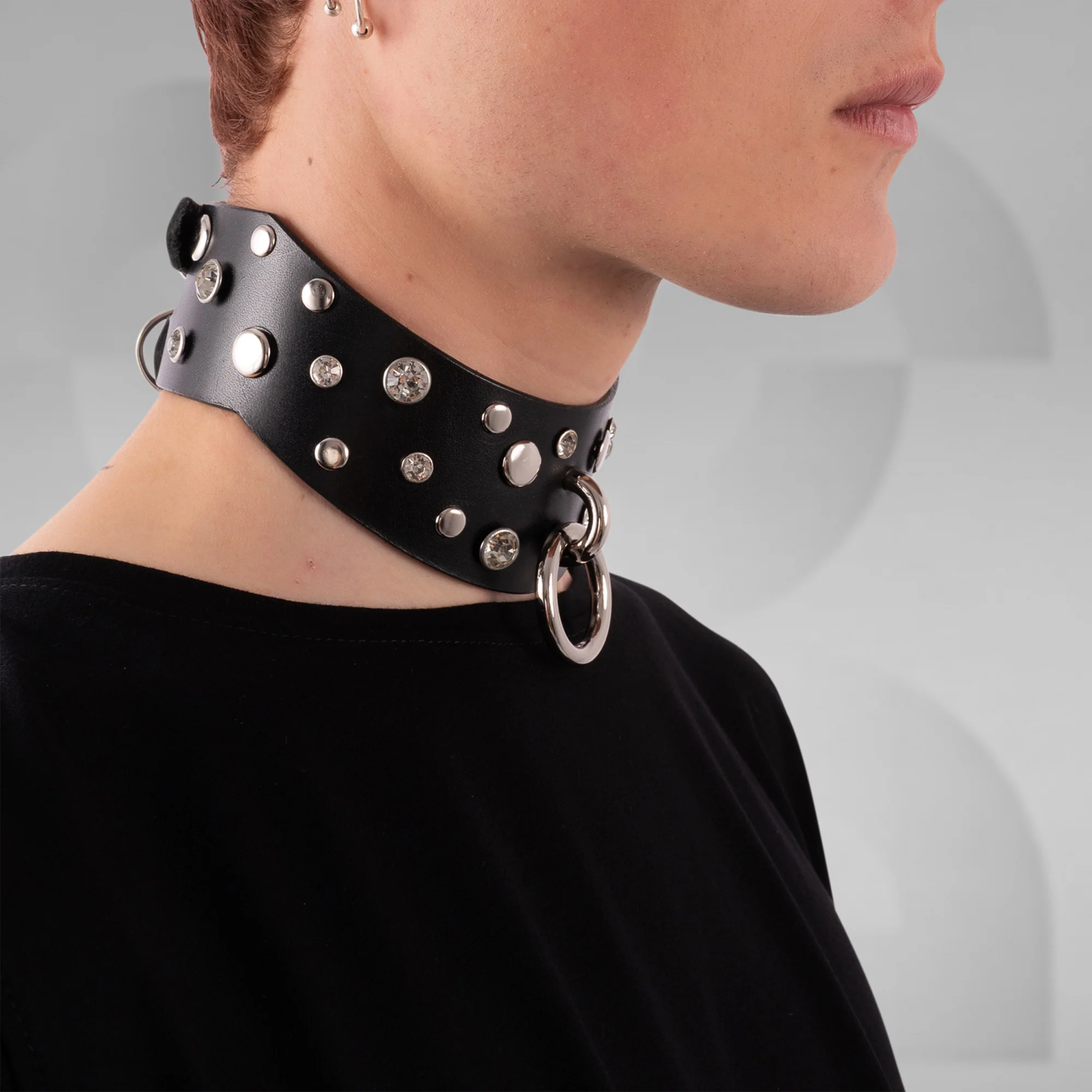 Elegant Choker with Glas Stones - Image 2