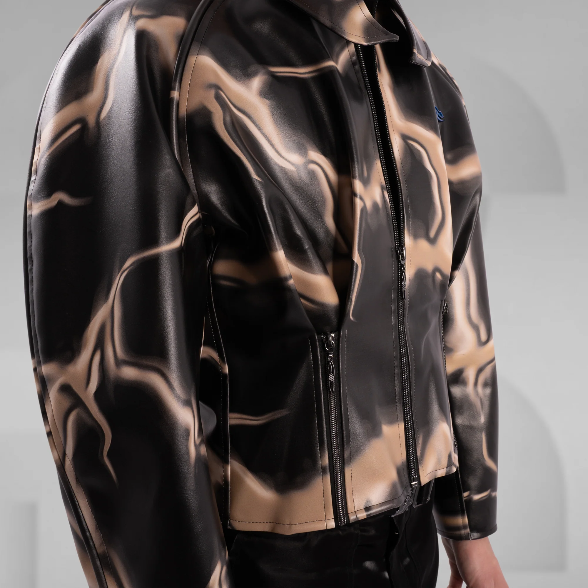 Extravagant tailored Jacket - Image 4