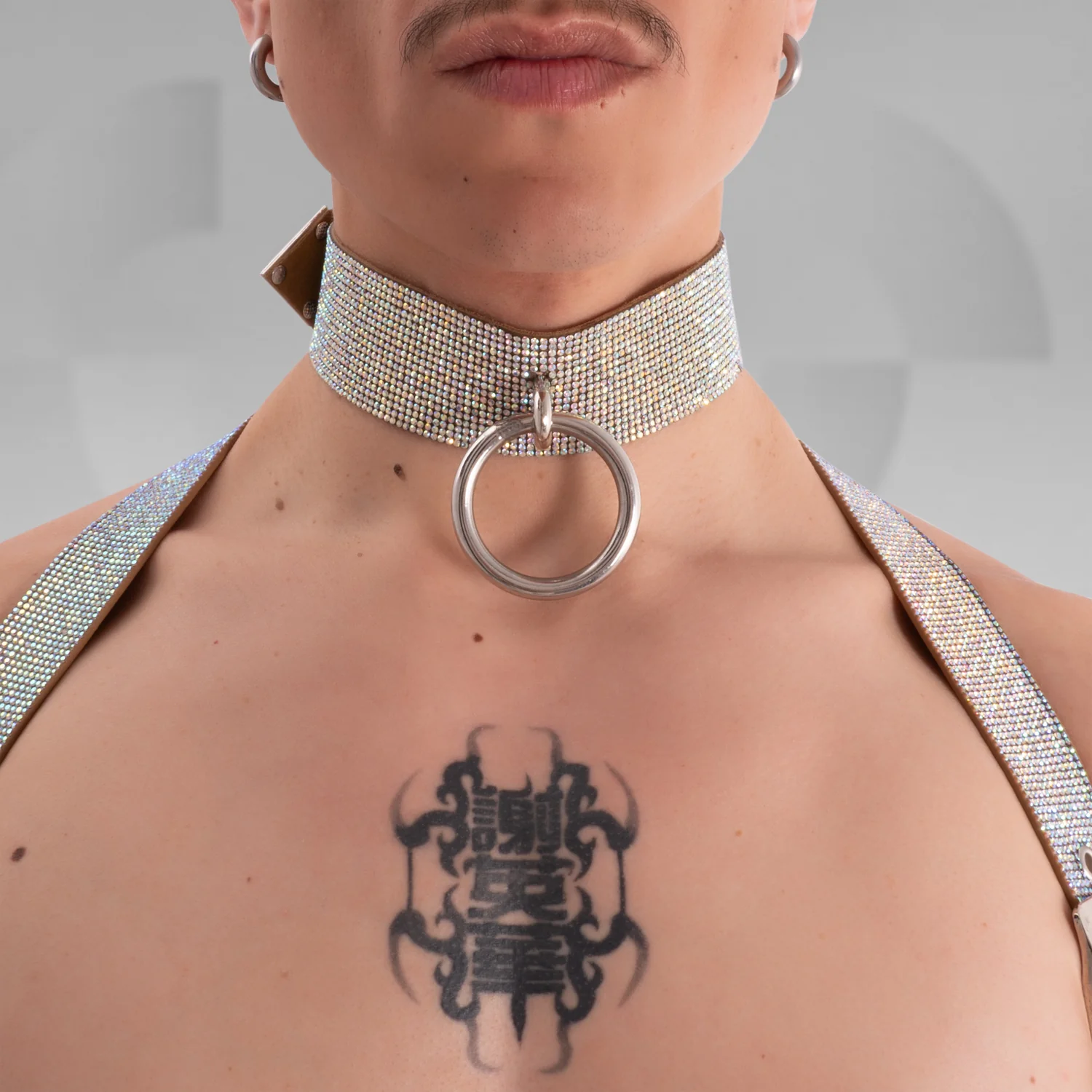 Rhinestones Choker Ring - Image 3